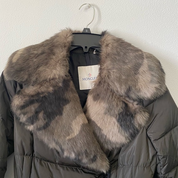 Women’s Moncler down jacket with camouflage dyed rabbit fur collar! - Picture 2 of 16